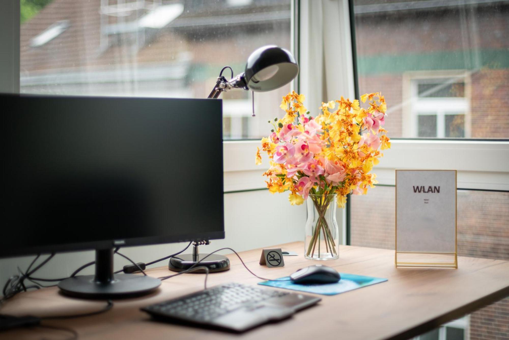 Federnest - Luxus-Studio - Kingsize Boxspringbett - Home-Office Mit Monitor Und Drucker - 11 Min Hbf Duisburg Exteriör bild